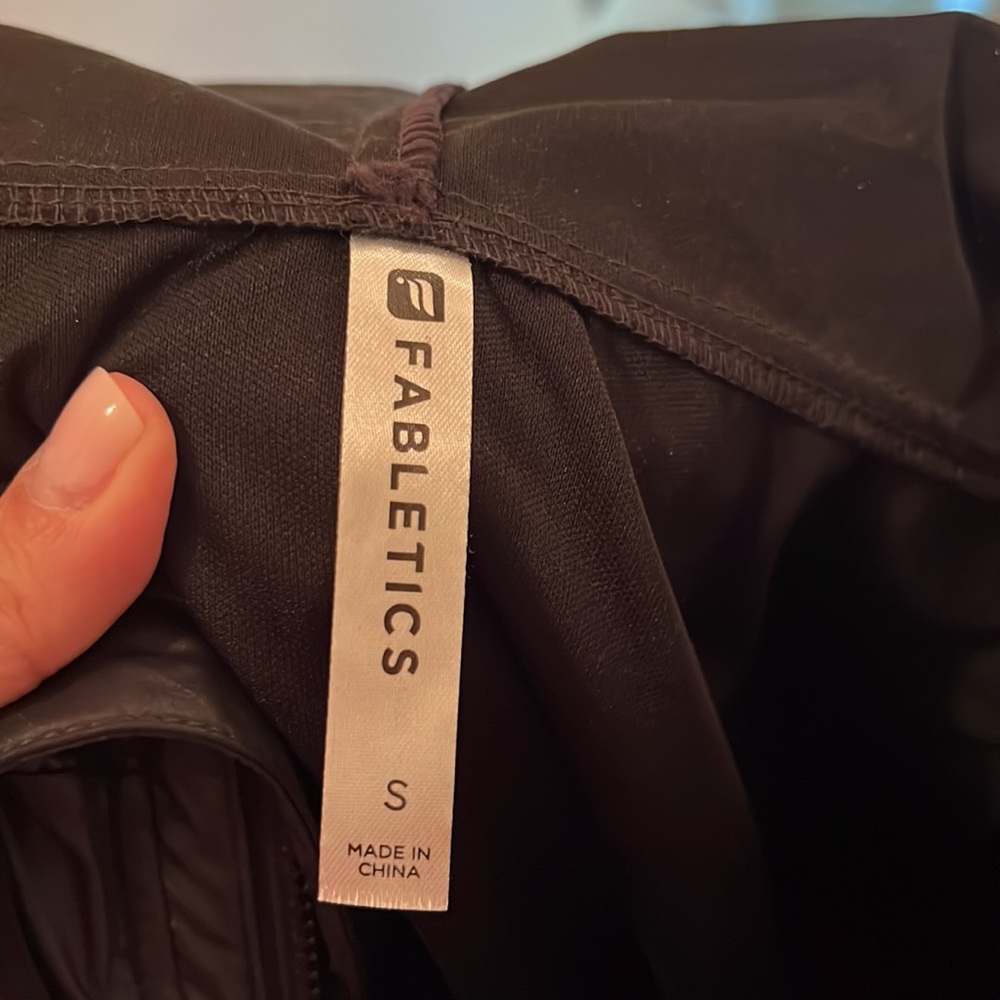 Fabletics Windbreaker - Picture 4 of 4